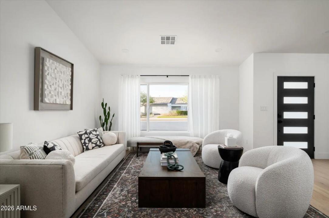 Real Estate Picture 6