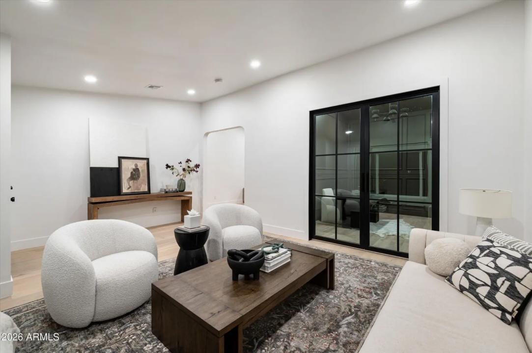 Real Estate Picture 7