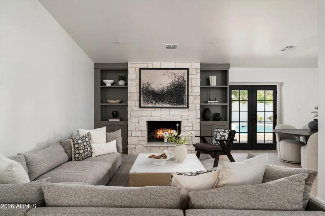 Real Estate Picture 10