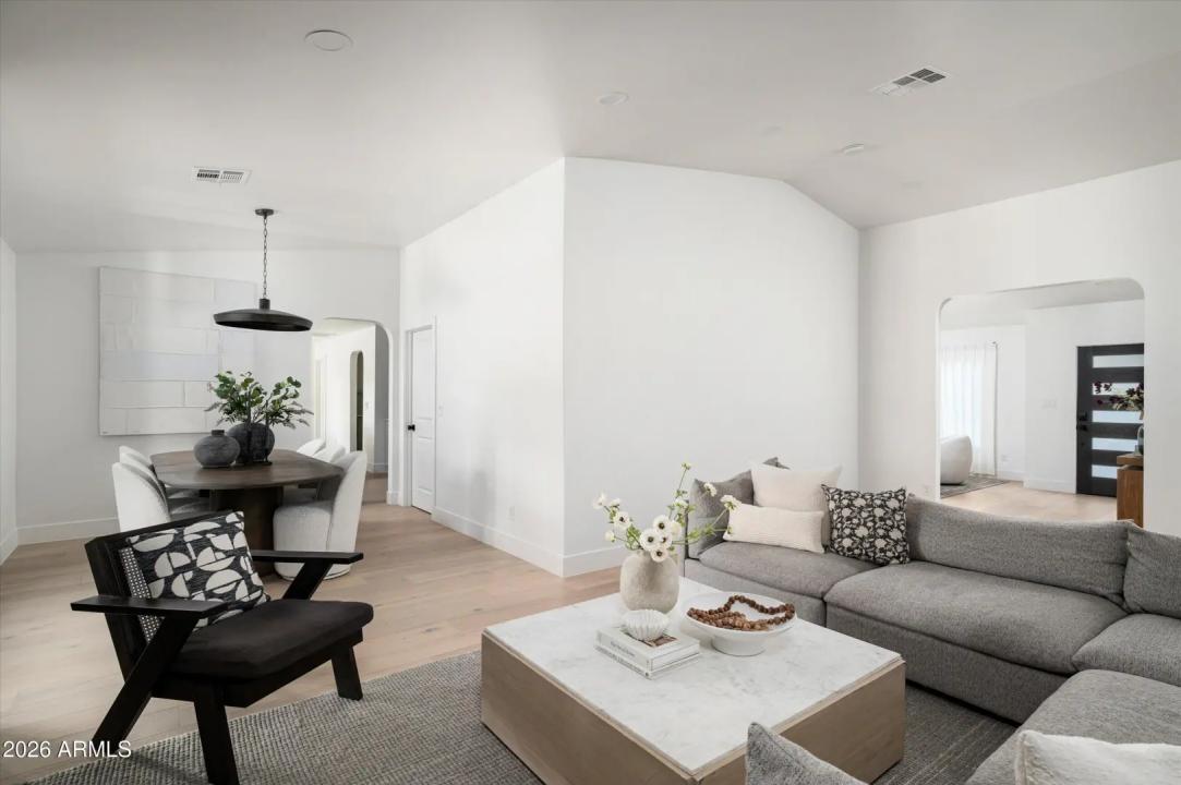 Real Estate Picture 13