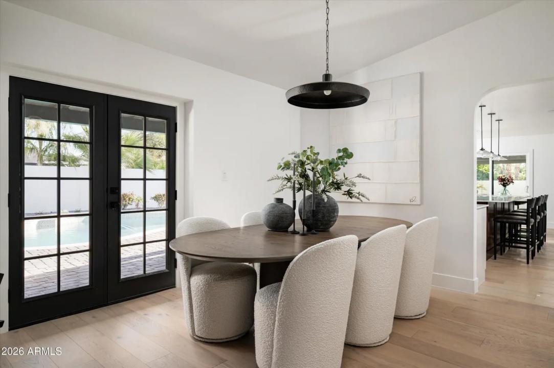 Real Estate Picture 14