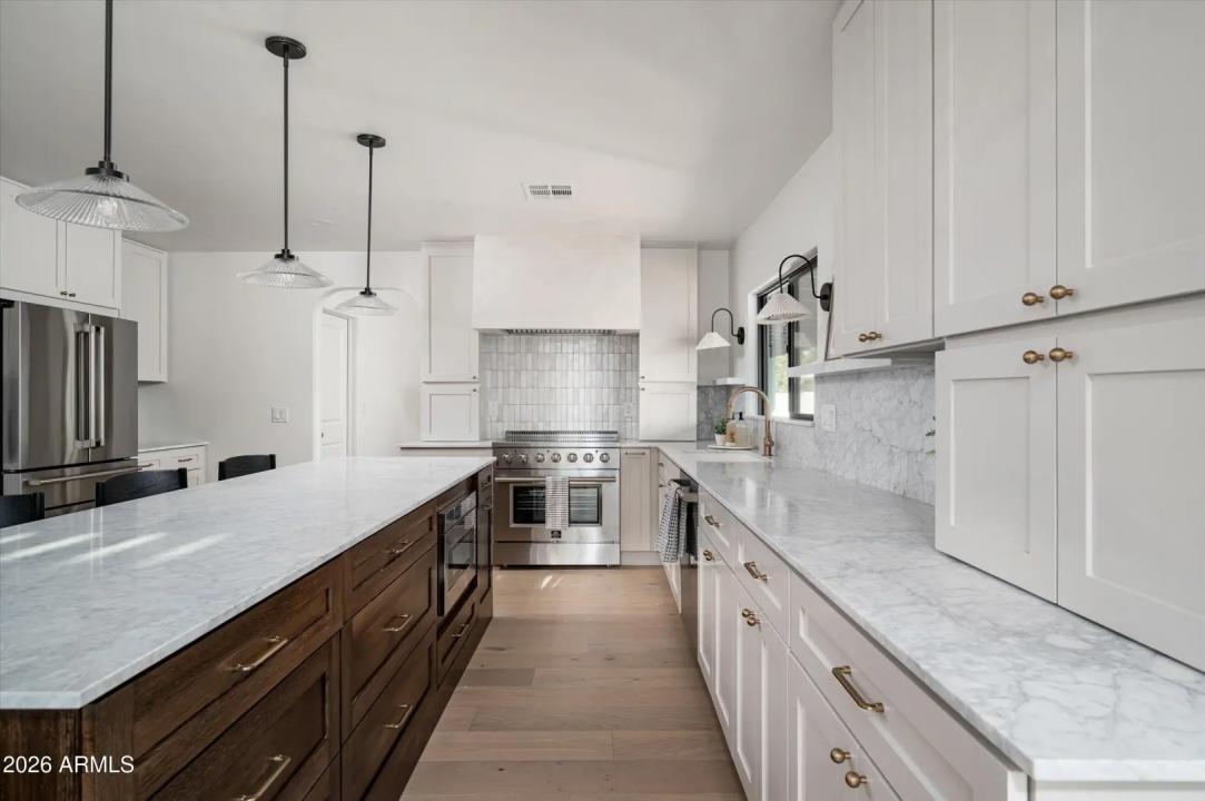 Real Estate Picture 16