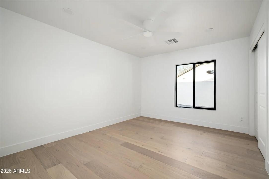 Real Estate Picture 32