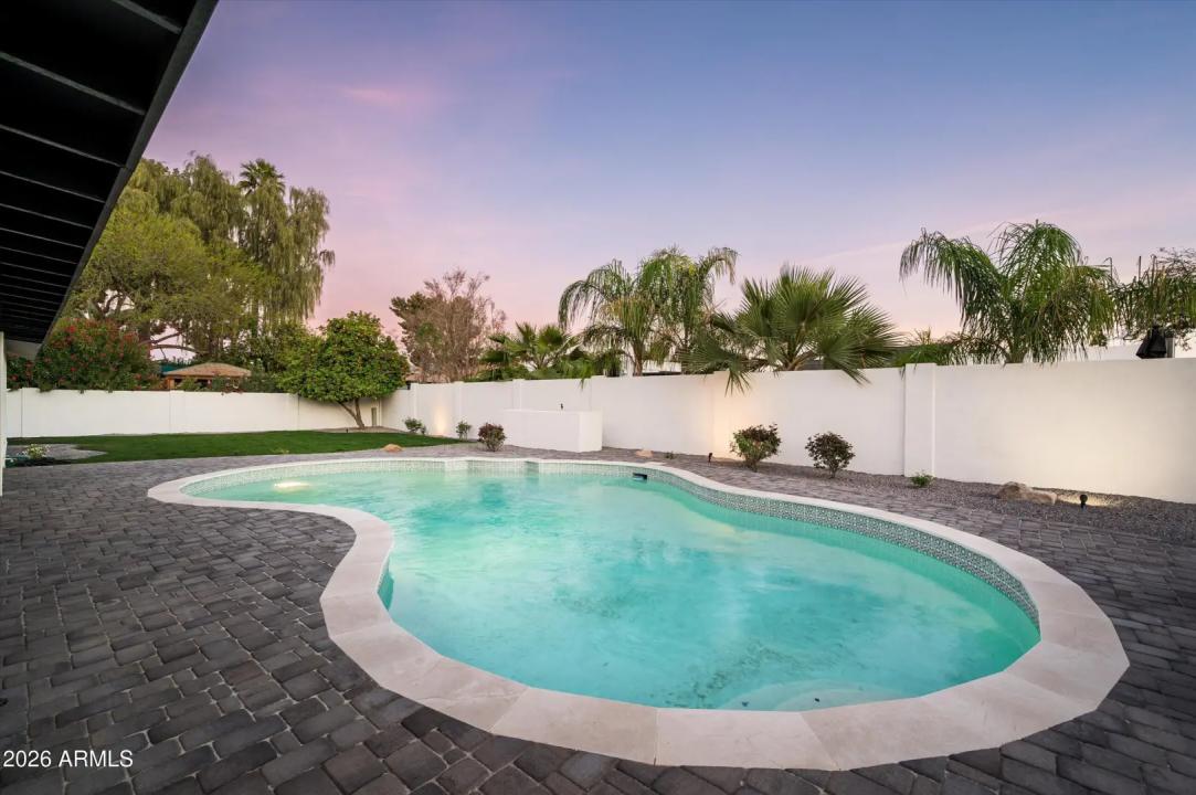 Real Estate Picture 37