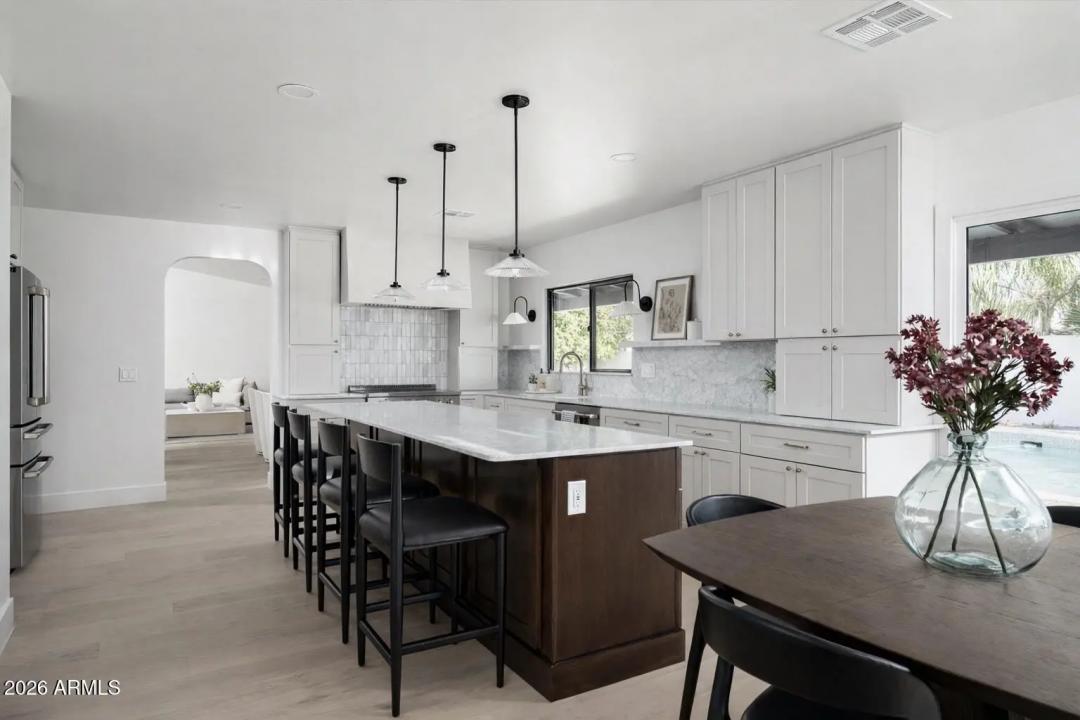 Real Estate Picture 18