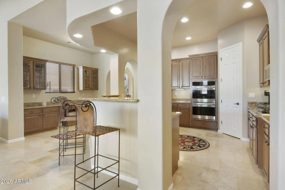 Real Estate Picture 4