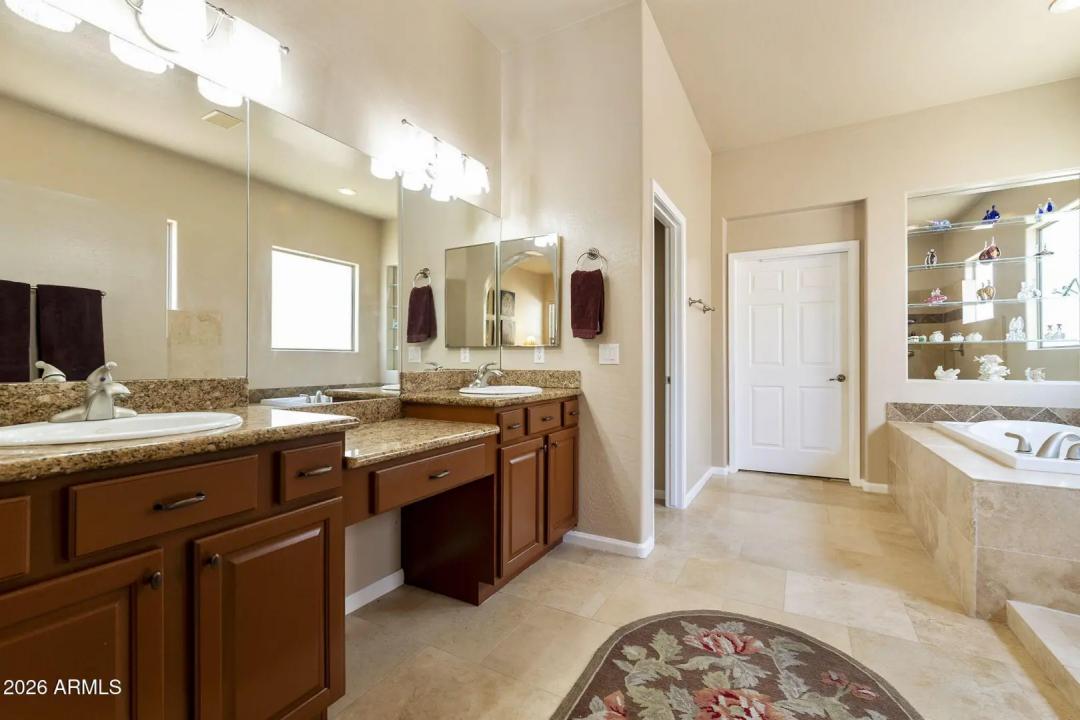 Real Estate Picture 16