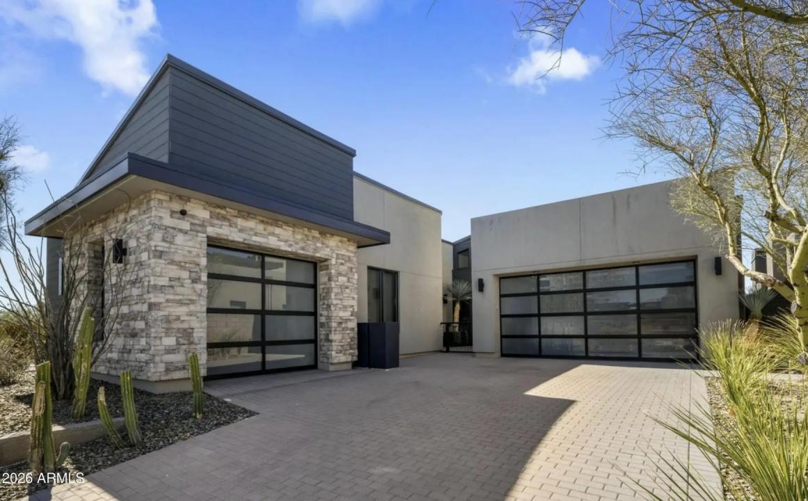 Real Estate Picture 5