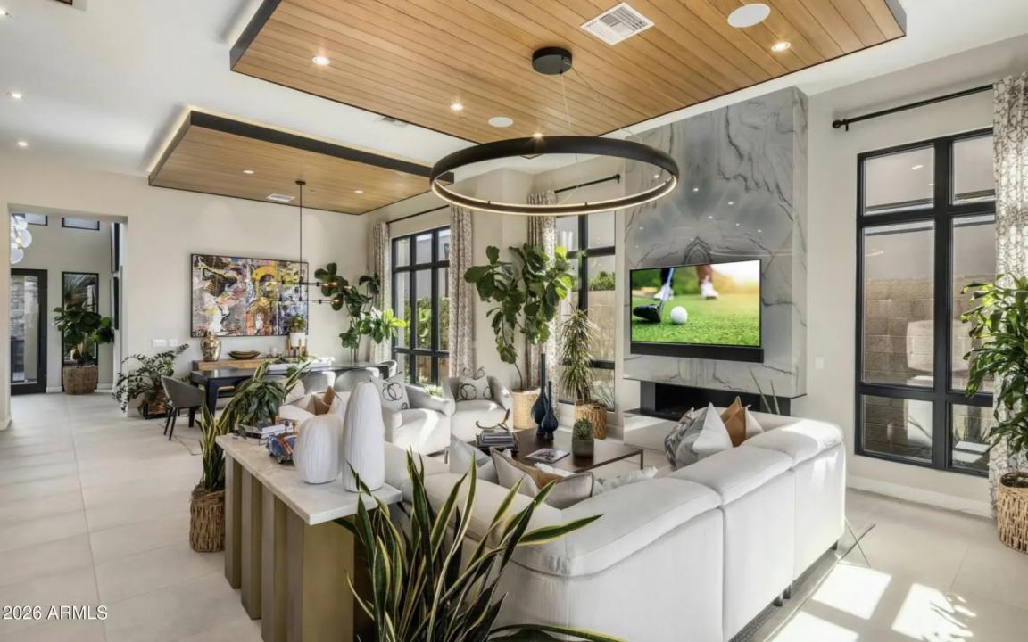 Real Estate Picture 4