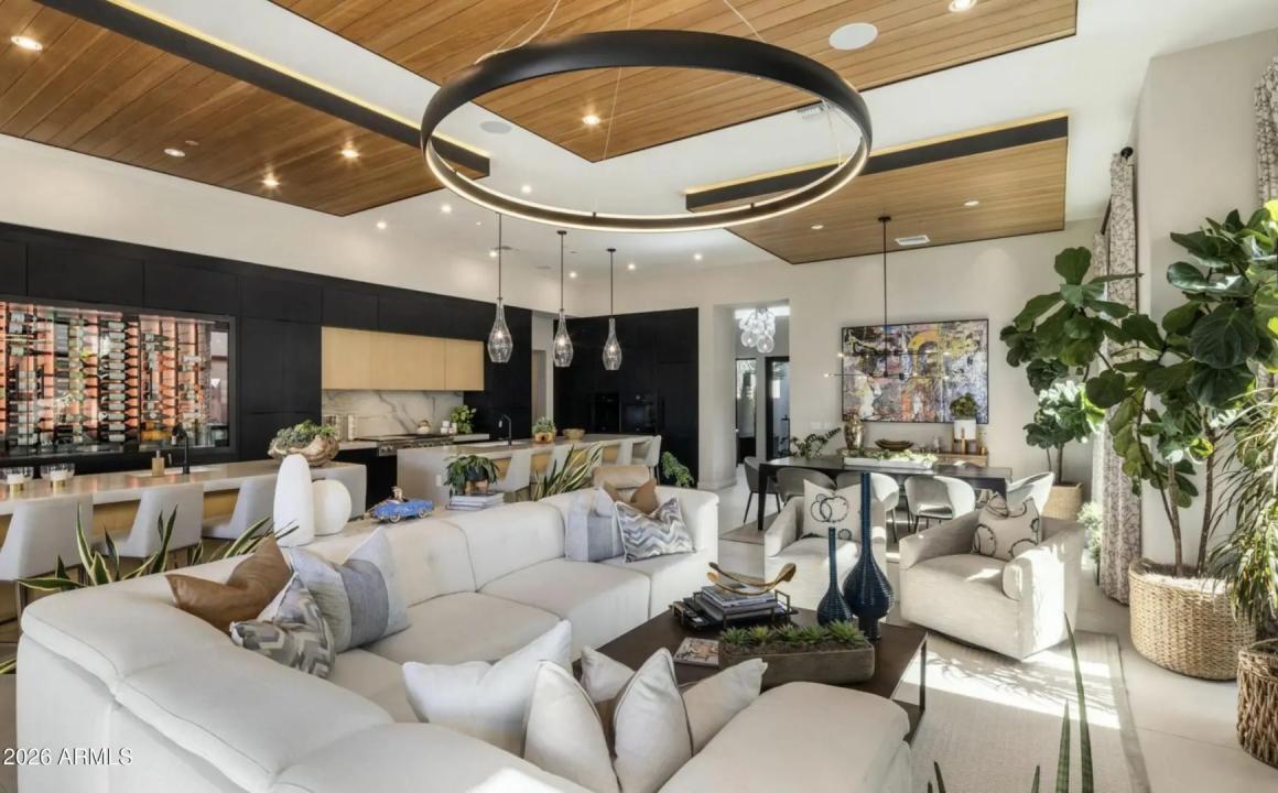 Real Estate Picture 7