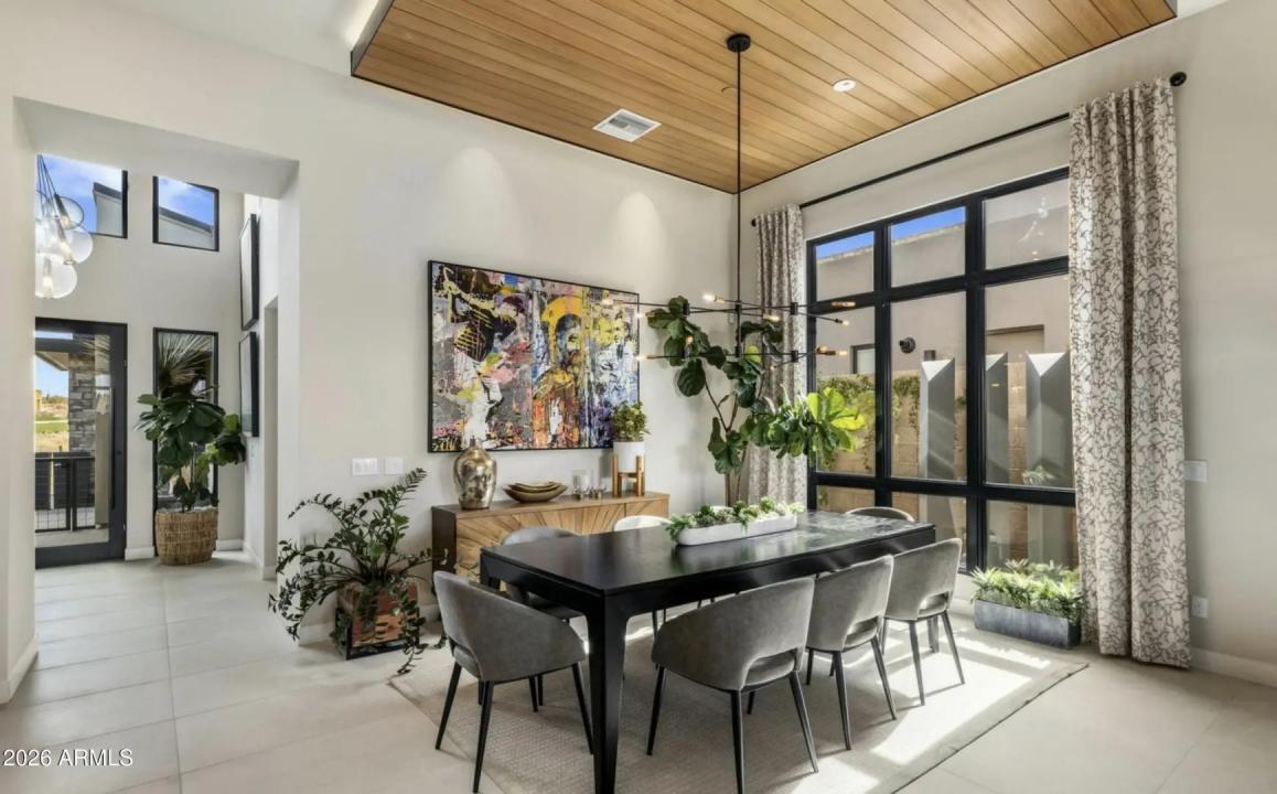 Real Estate Picture 8