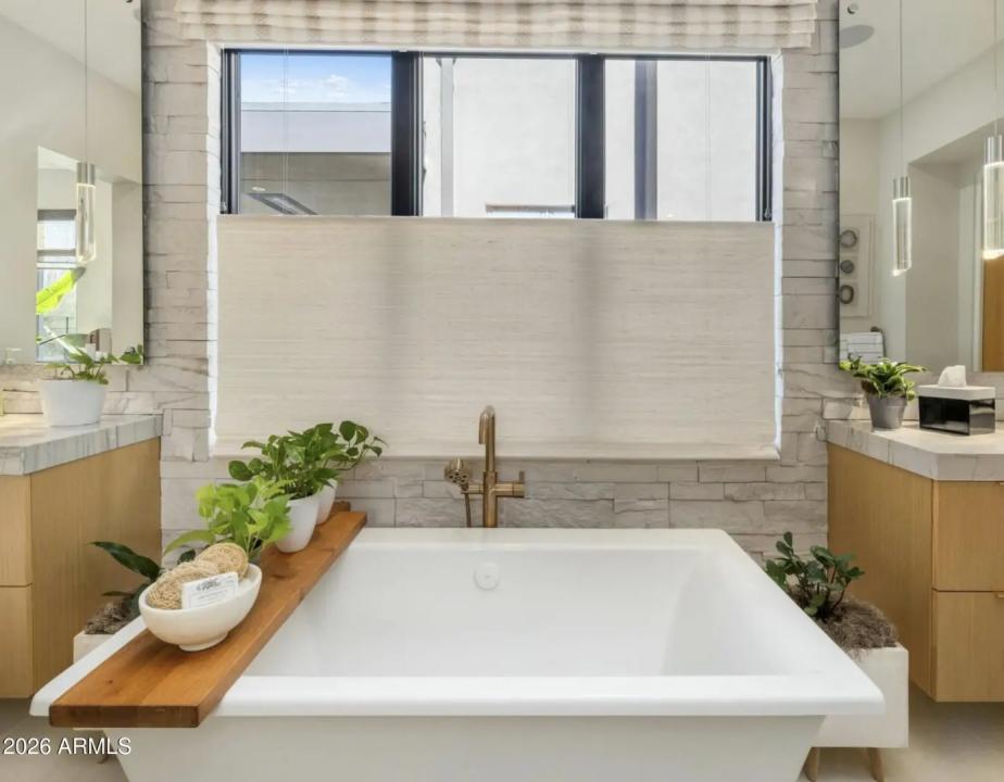 Real Estate Picture 16