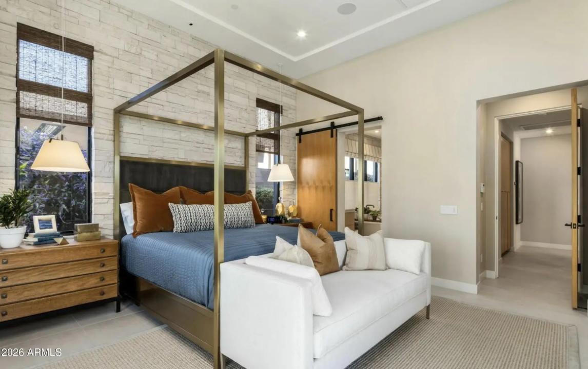 Real Estate Picture 14