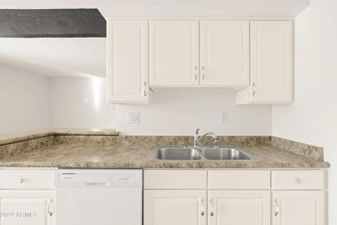 Real Estate Picture 10