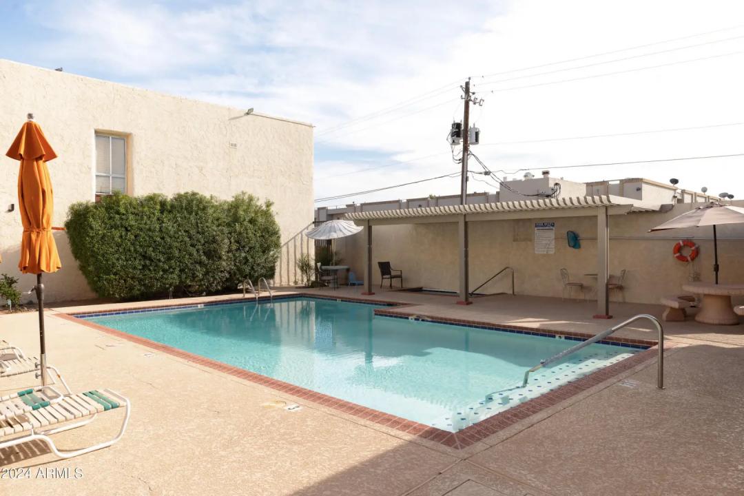 Real Estate Picture 15