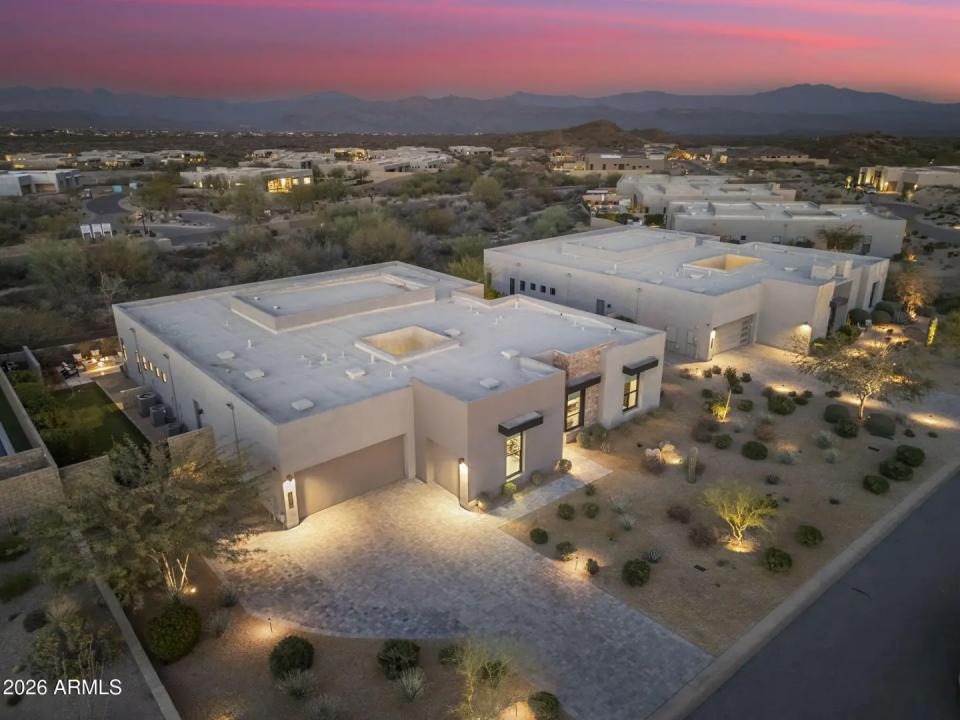 Real Estate Picture 4