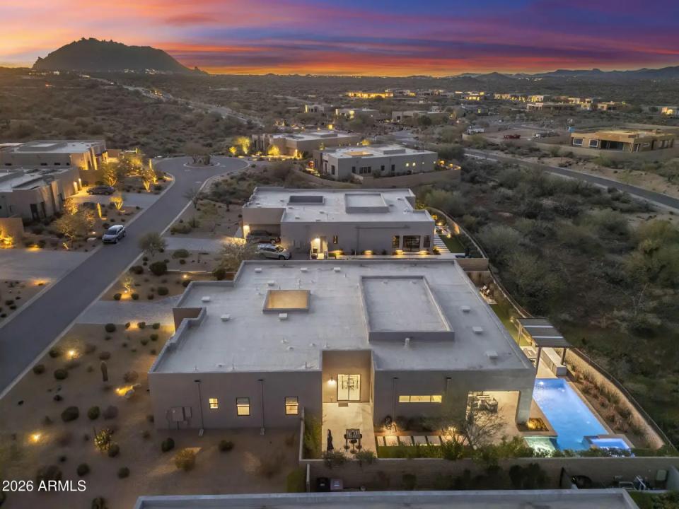 Real Estate Picture 100