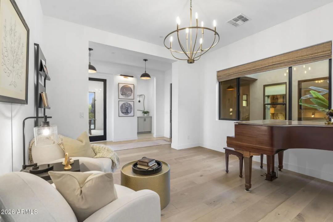 Real Estate Picture 18