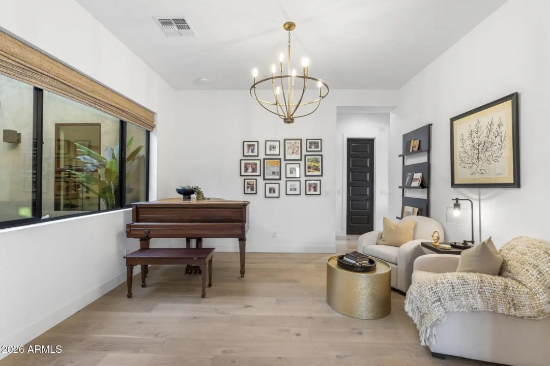 Real Estate Picture 19