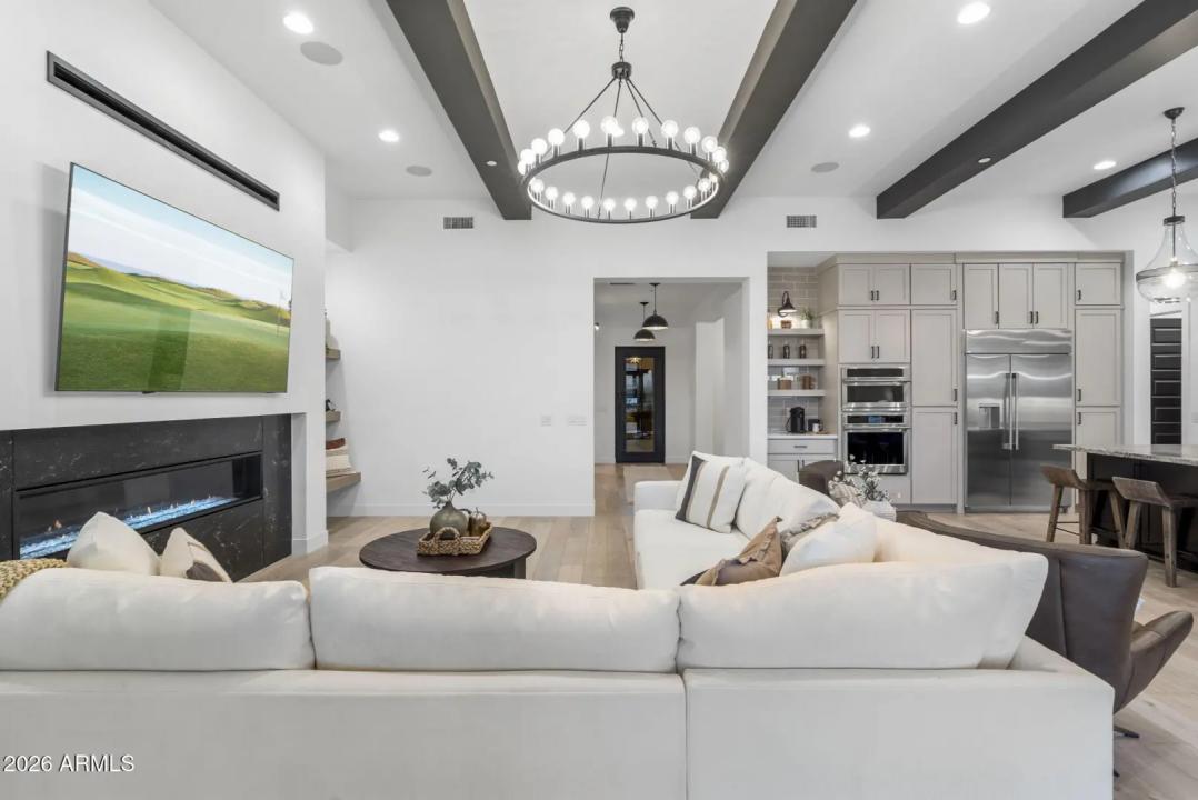 Real Estate Picture 23