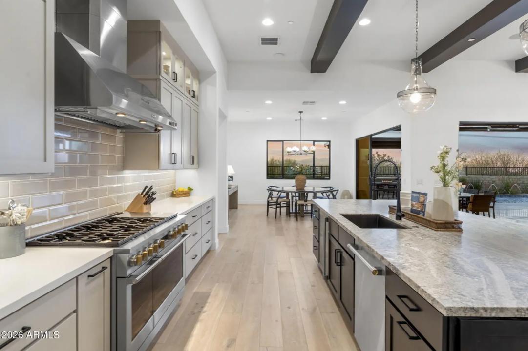 Real Estate Picture 102