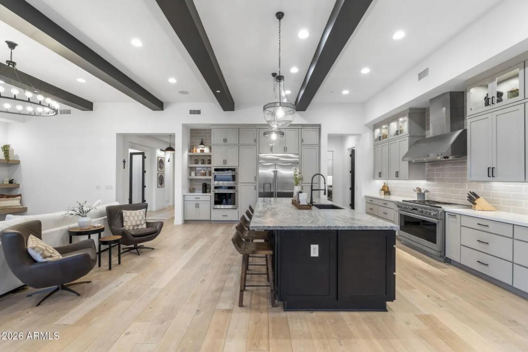 Real Estate Picture 30