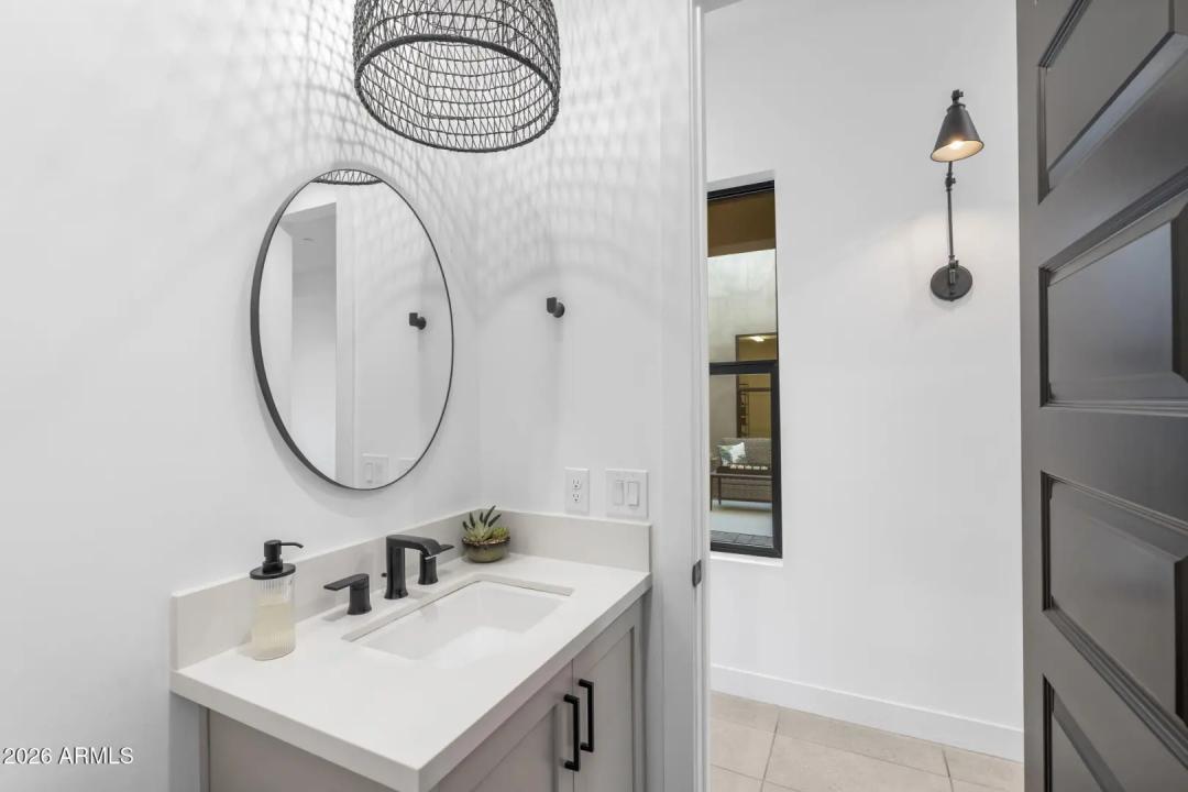 Real Estate Picture 50