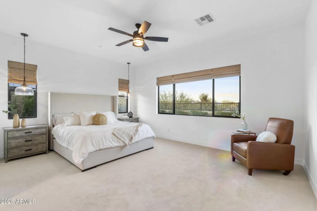 Real Estate Picture 5