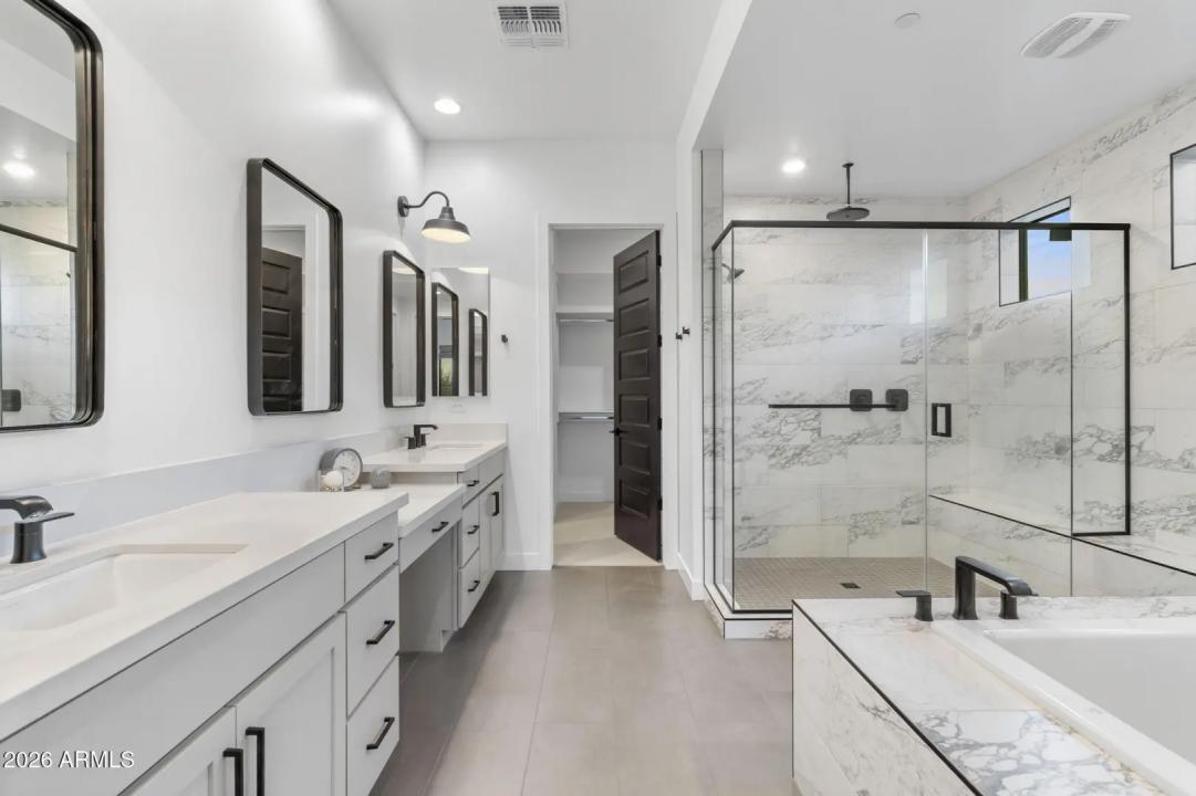 Real Estate Picture 6