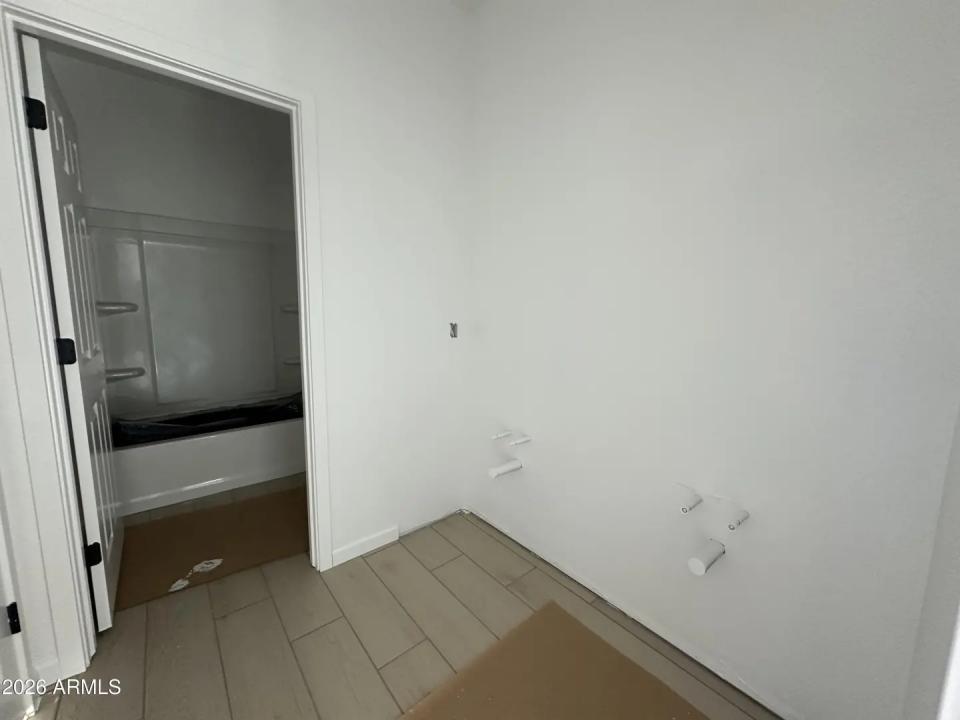 Real Estate Picture 6