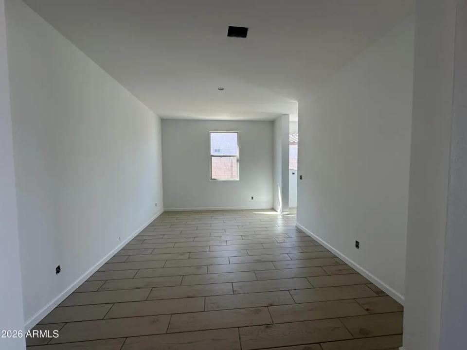 Real Estate Picture 10