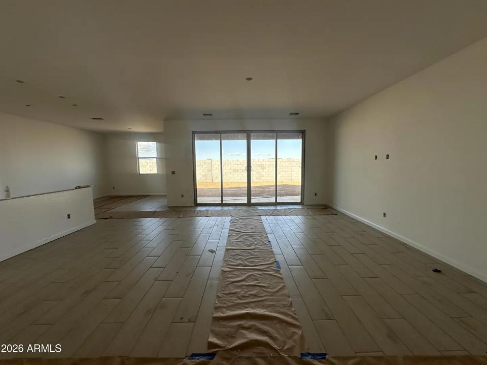 Real Estate Picture 11