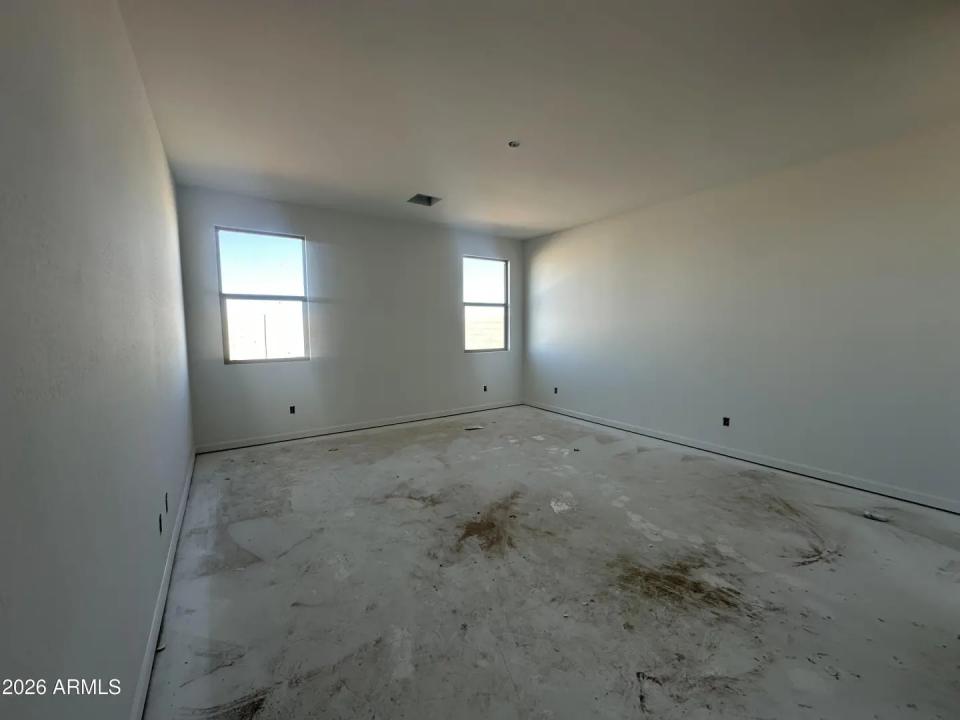 Real Estate Picture 13