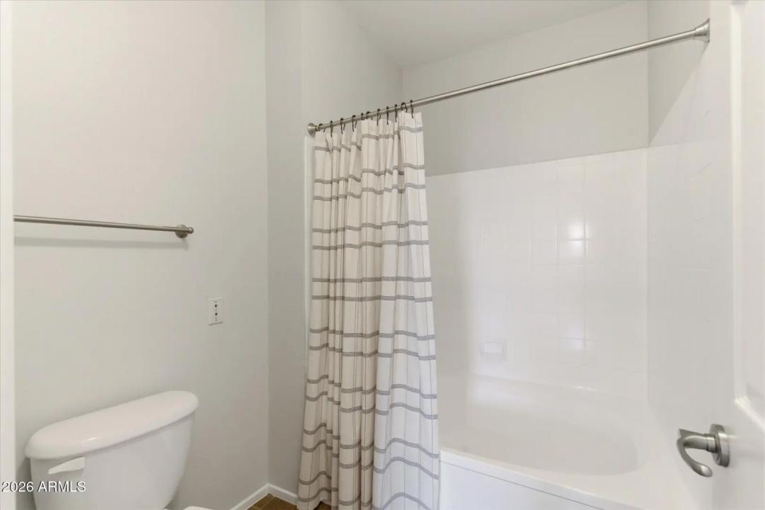 Real Estate Picture 14