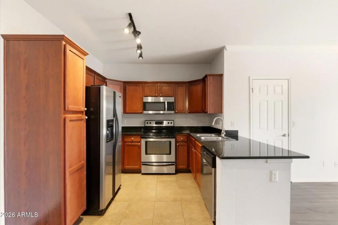 Real Estate Picture 7