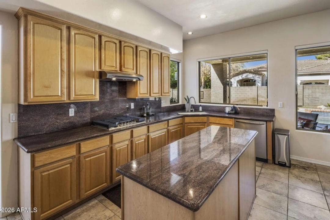 Real Estate Picture 8