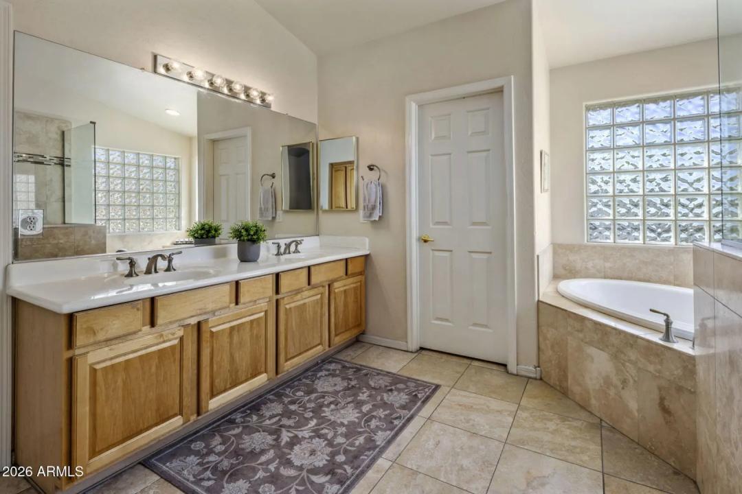 Real Estate Picture 22