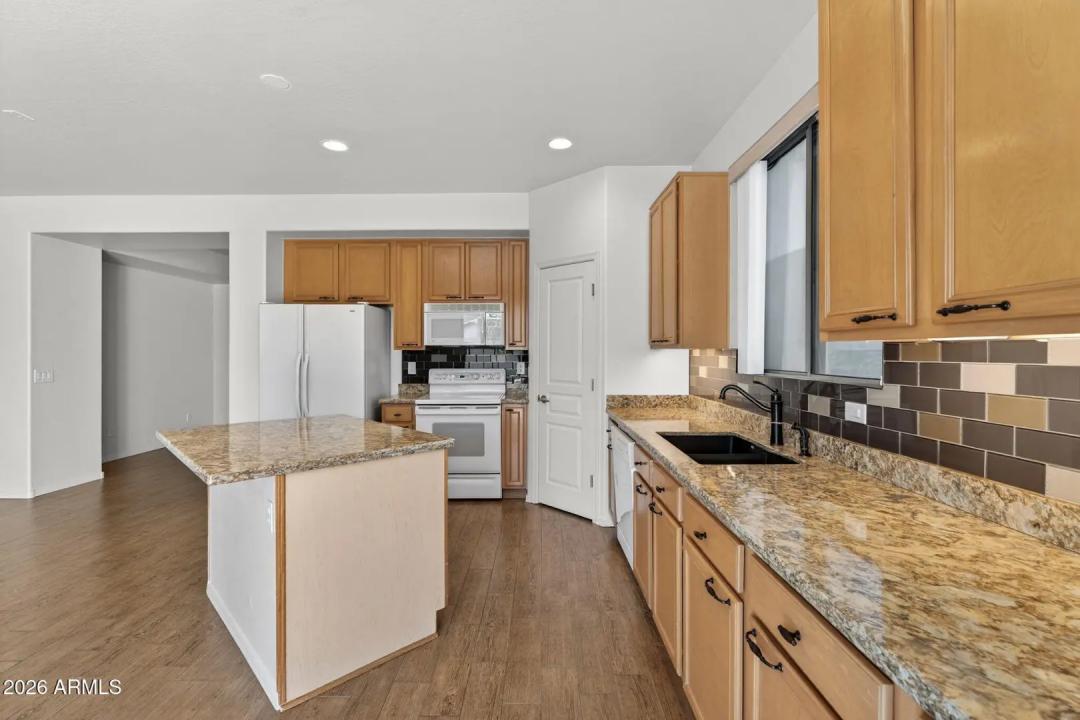 Real Estate Picture 10