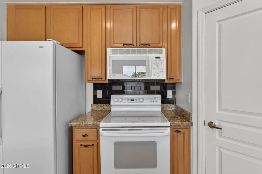 Real Estate Picture 12