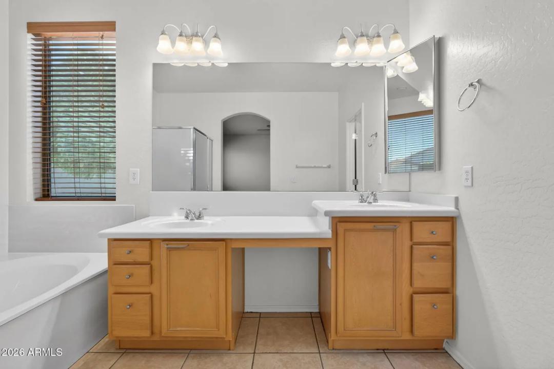 Real Estate Picture 24