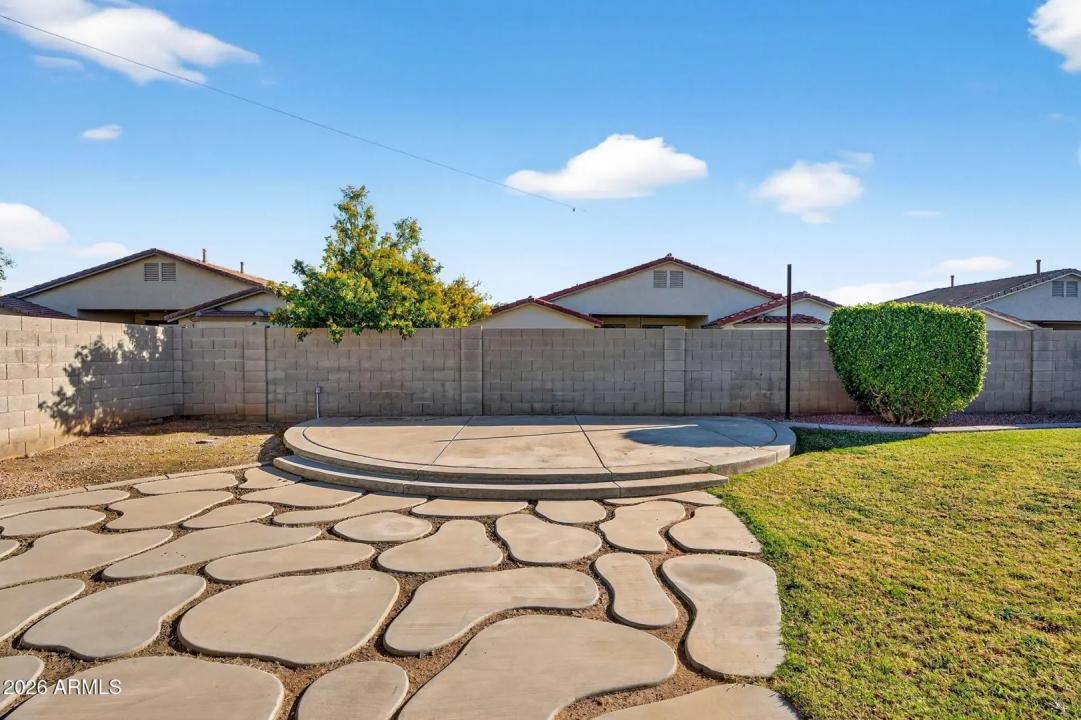 Real Estate Picture 40