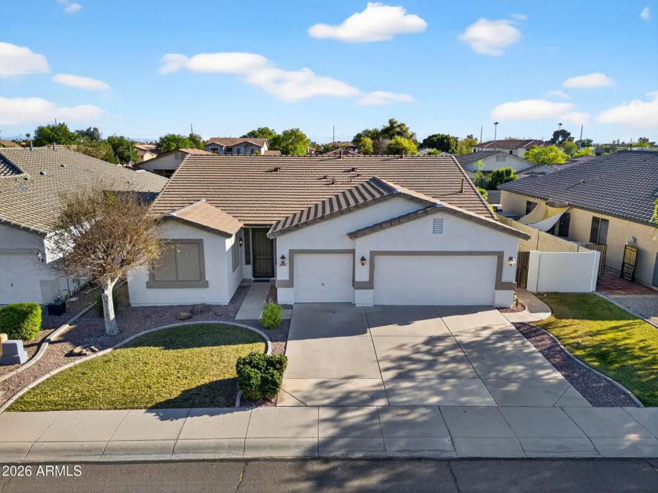 Real Estate Picture 50