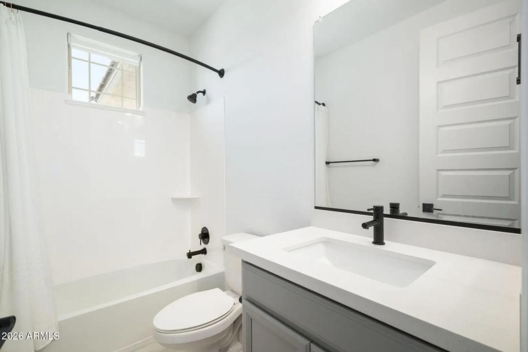 Real Estate Picture 23