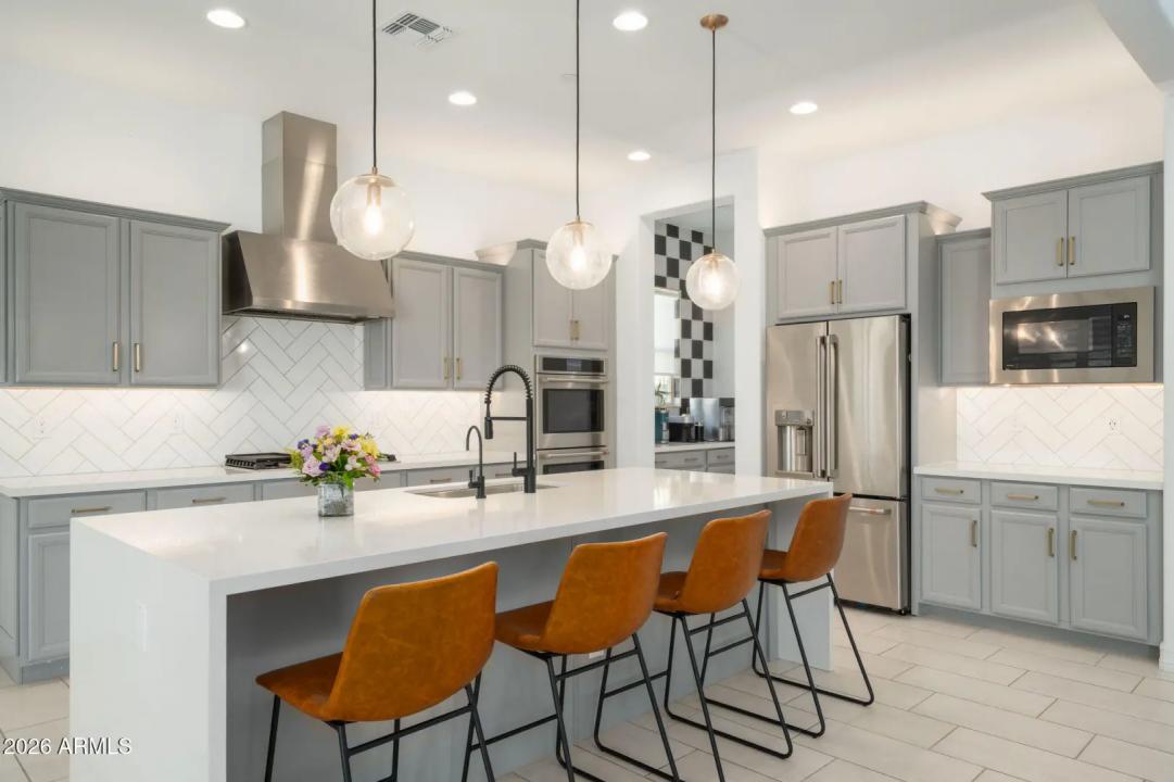 Real Estate Picture 7