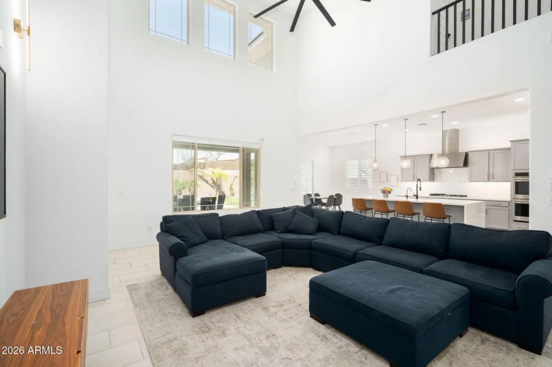 Real Estate Picture 5