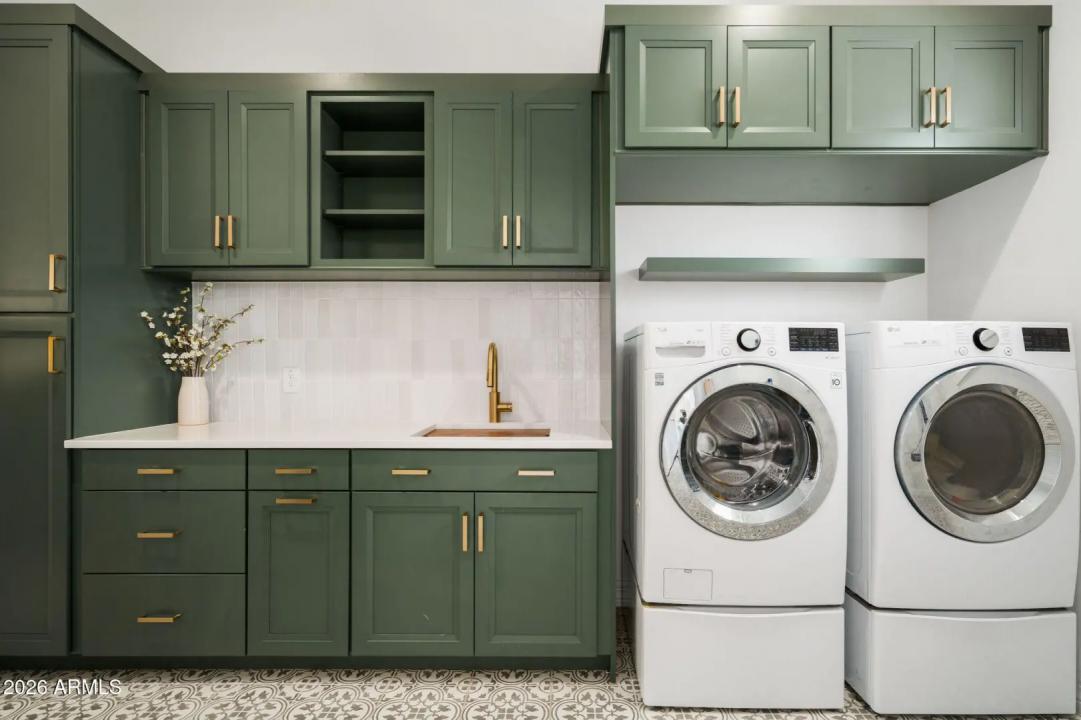 Real Estate Picture 18