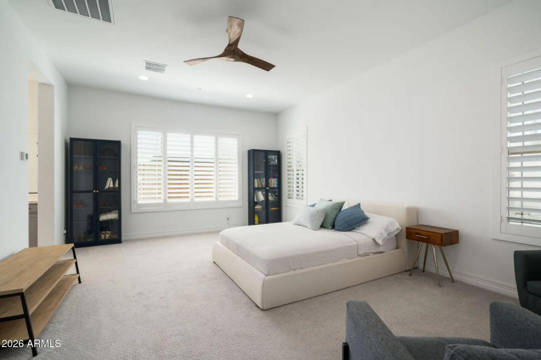 Real Estate Picture 15