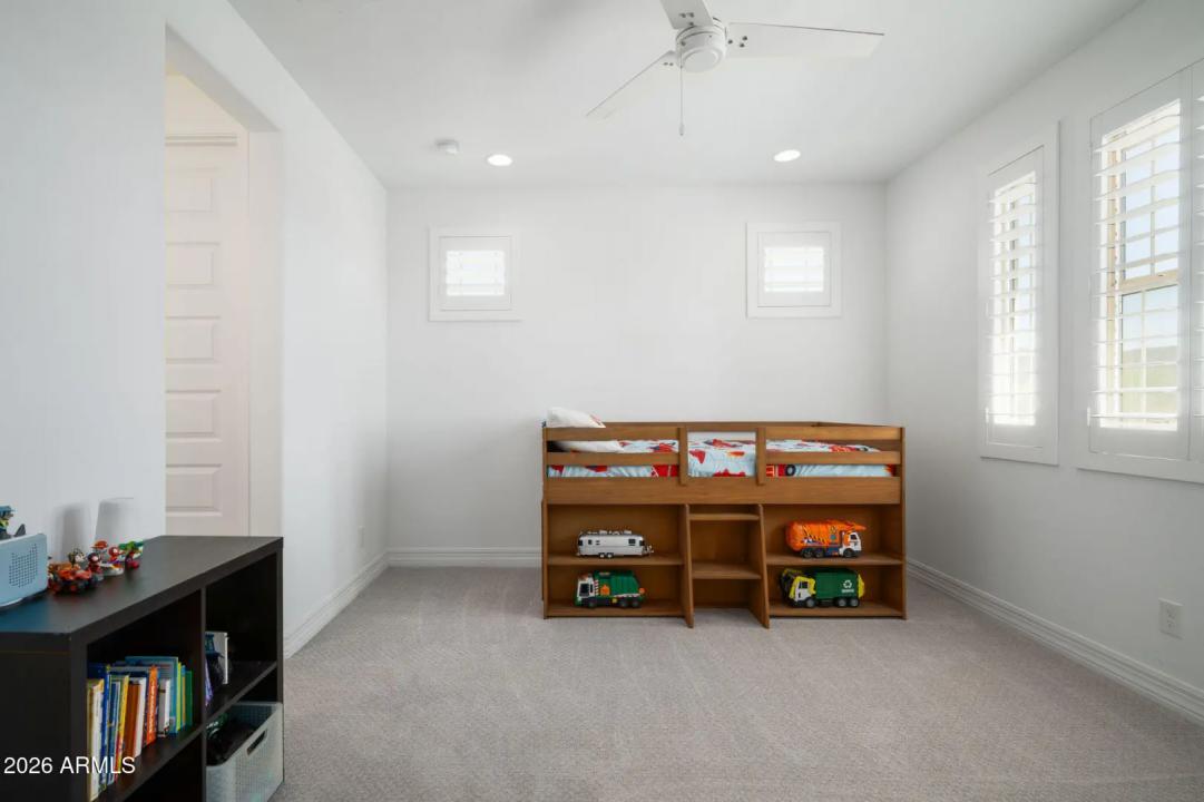 Real Estate Picture 29