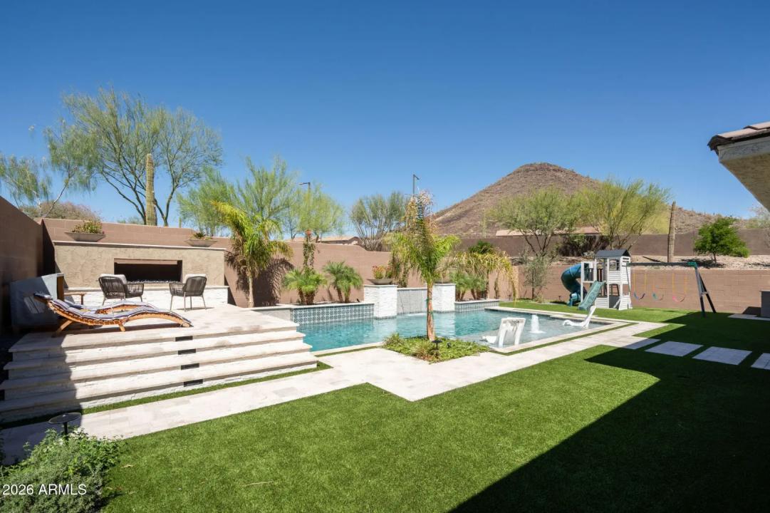 Real Estate Picture 32