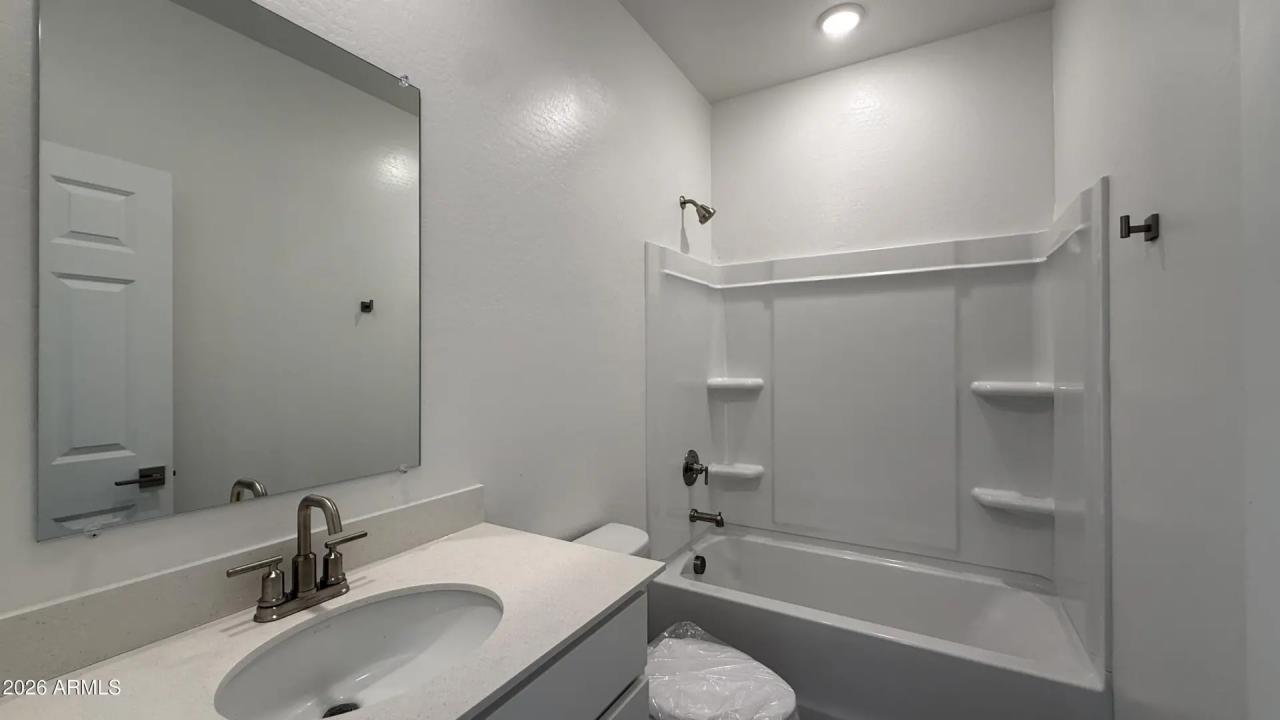 Real Estate Picture 7